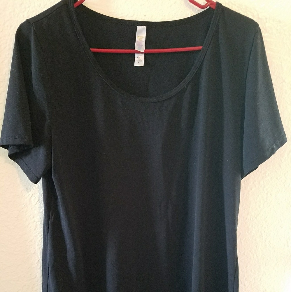Lularoe Noir L Perfect tee